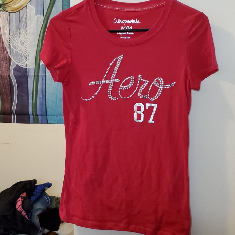 An Aeropostale tee